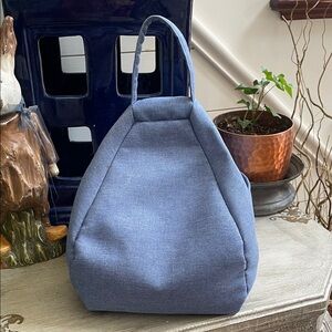 Moko Tablet iPad beanbag pillow with pockets.